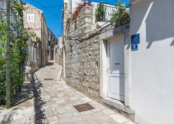 Finest Ii * Ντουμπρόβνικ