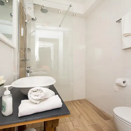 Finest Ii Apartman *